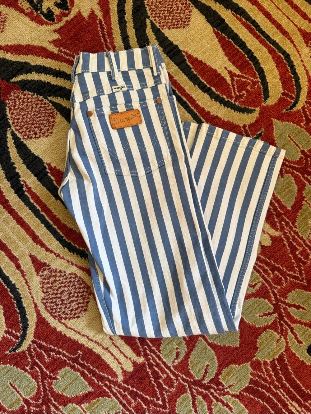 Wrangler 25x29 Women's Blue & White Vertical Stripe Straight-Leg Jeans